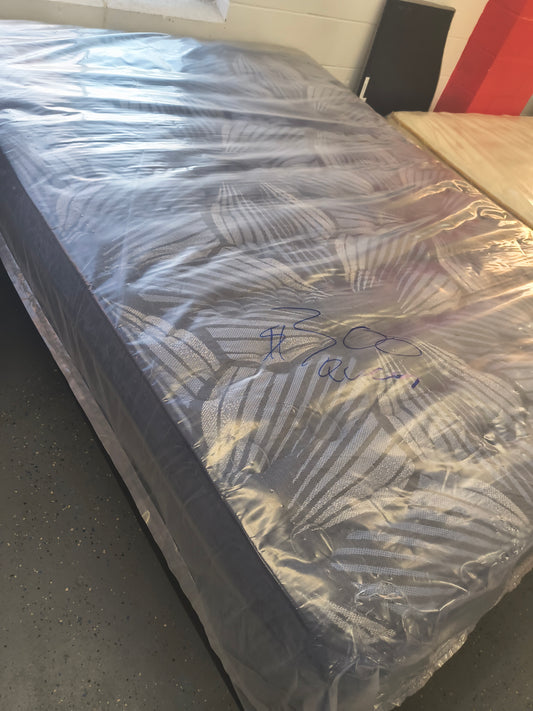 Serta Pillowtop Queen